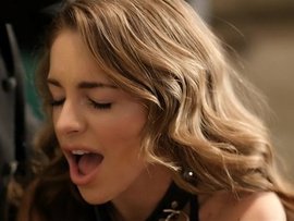 Kink Play Turns Her On To Make Love To His Cock